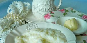 Rice porridge with condensed milk