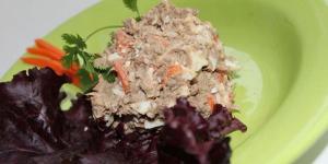 Kiaulienos kepenų salotos: receptai su nuotraukomis ir naudingais patarimais